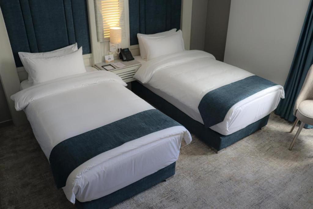 Rival Hotel Amman Esterno foto