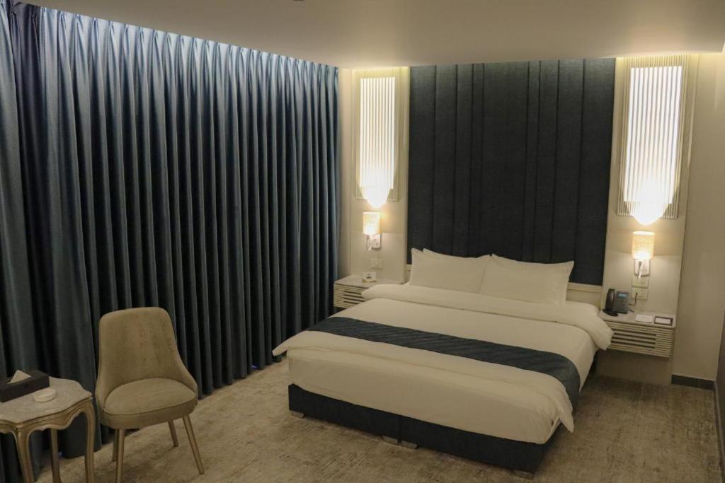 Rival Hotel Amman Esterno foto