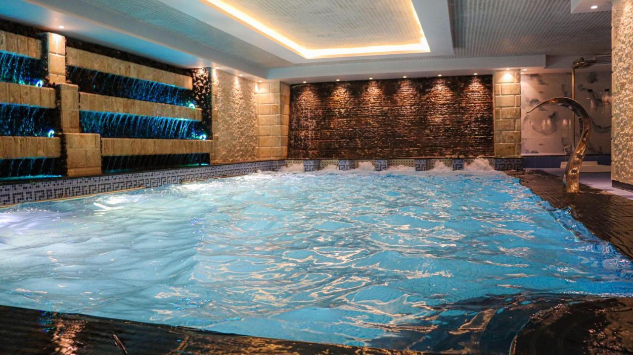 Rival Hotel Amman Esterno foto