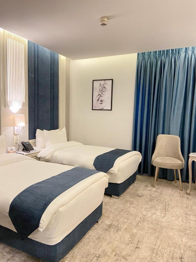 Rival Hotel Amman Esterno foto