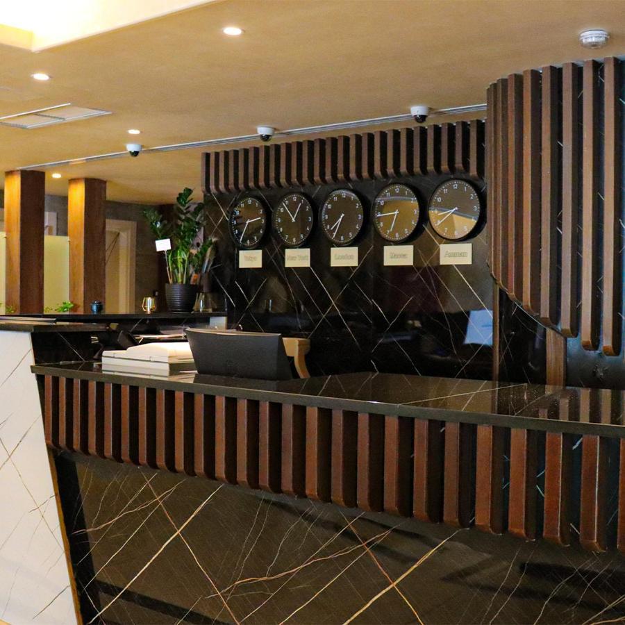 Rival Hotel Amman Esterno foto